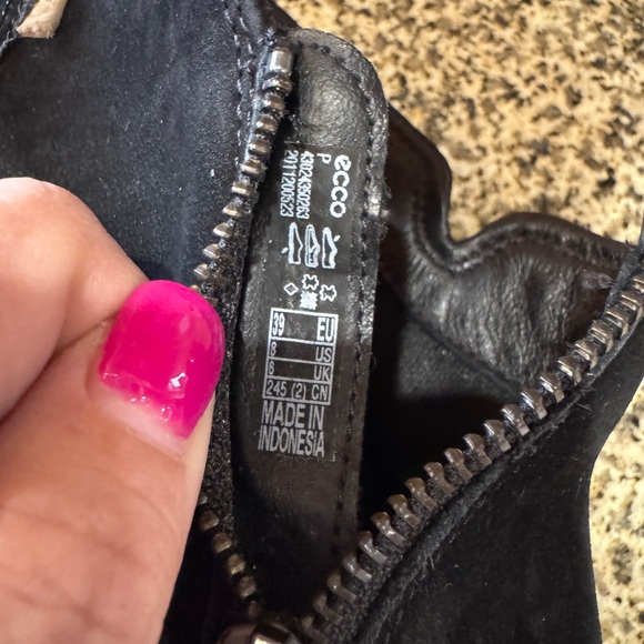 ECCO Women Size 8 Black Suede Casual Shoes - Picture 6 of 7